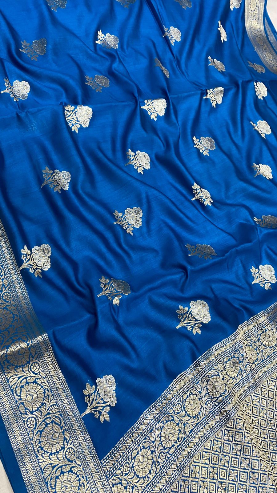 Pure Spun (chiniya) silk flower zari buti work saree…Dark ferozi color