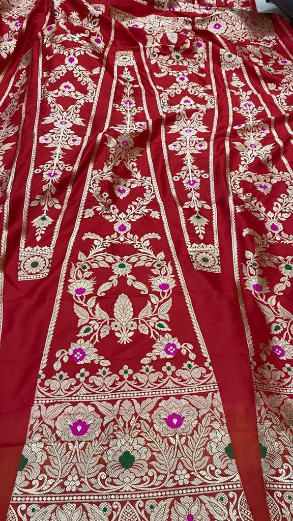 Handloom Banarasi katan silk lehenga....Red color