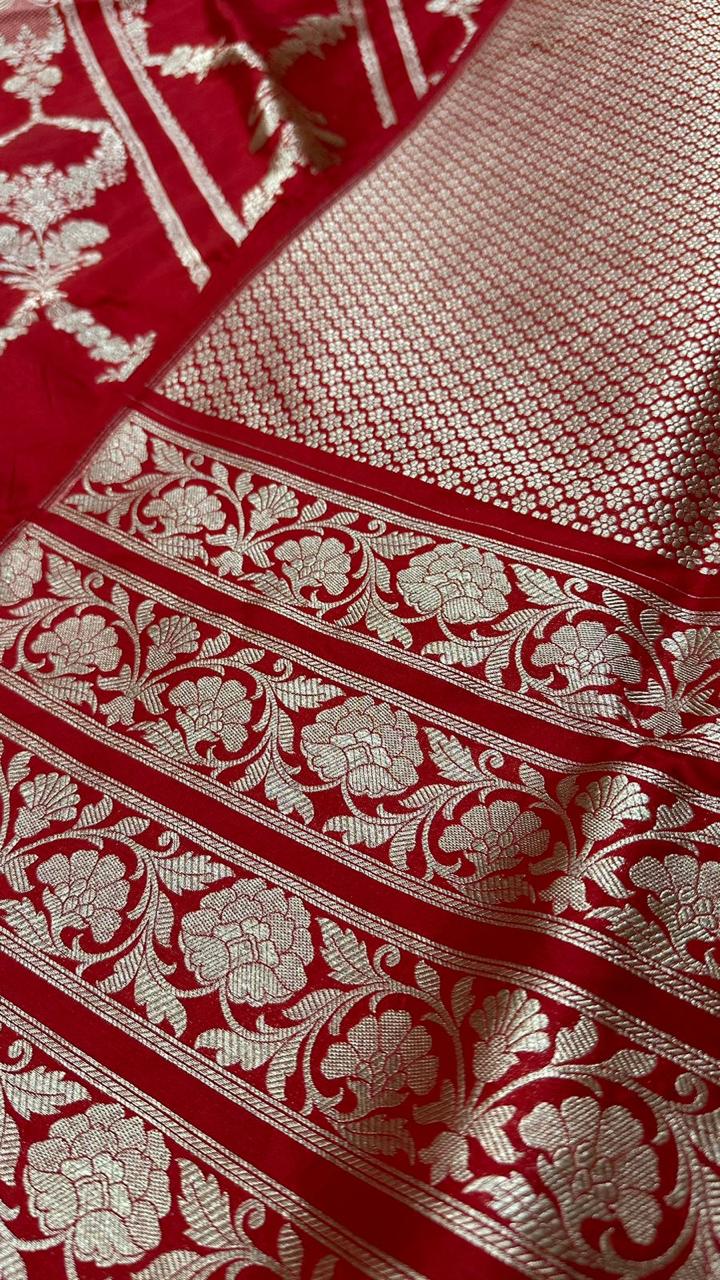 Handloom Banarasi katan silk lehenga....Red color