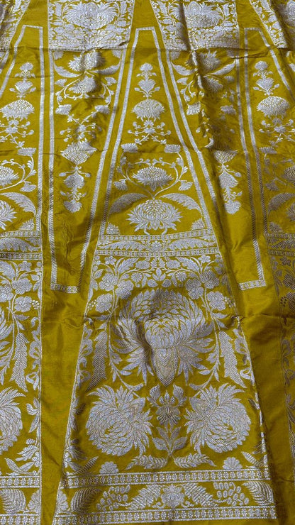 Handloom Banarasi katan silk lehenga....Golden color