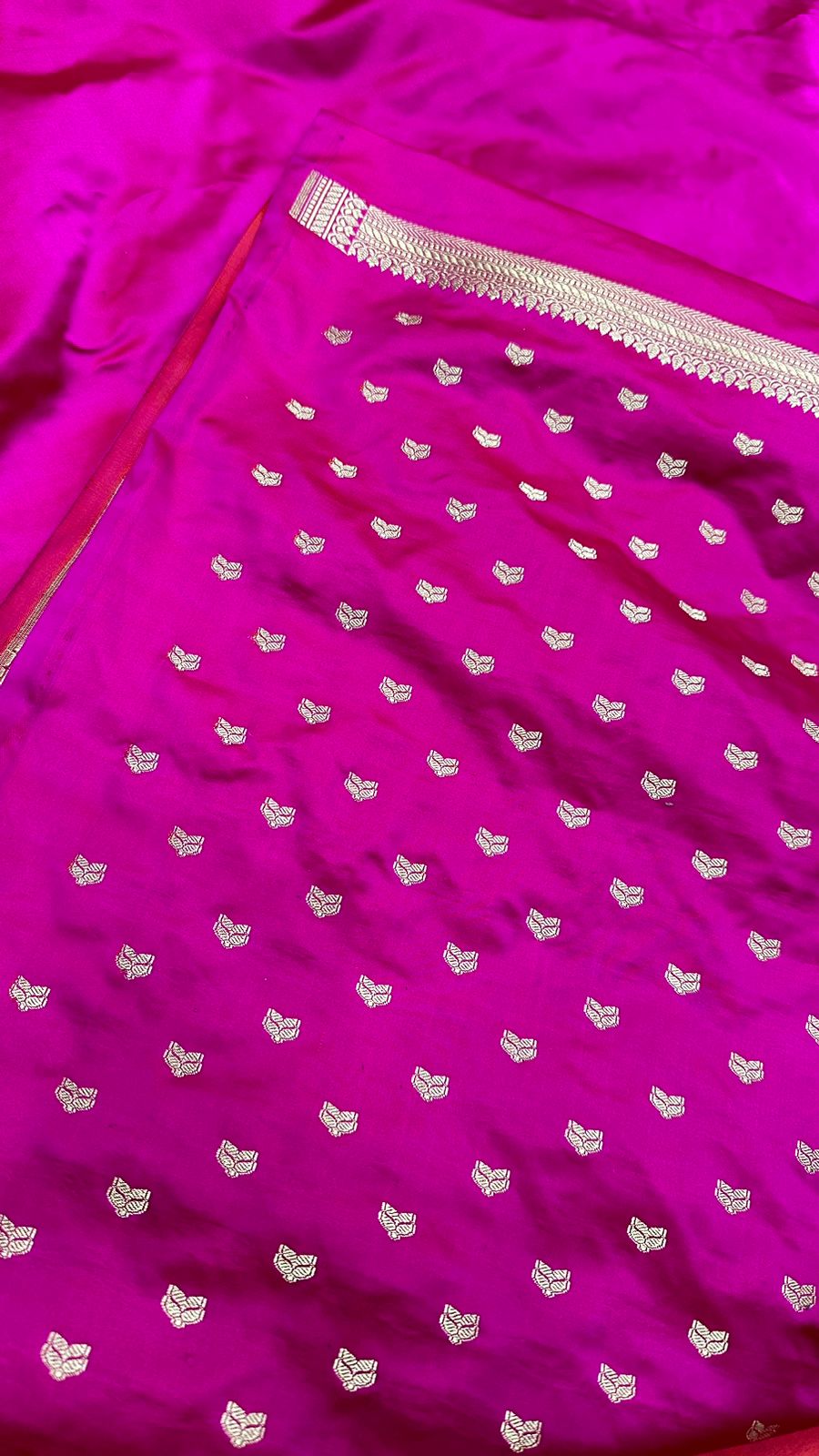 Handwoven Pure Banarasi Katan Silk Kaduwa Saree...Rani color