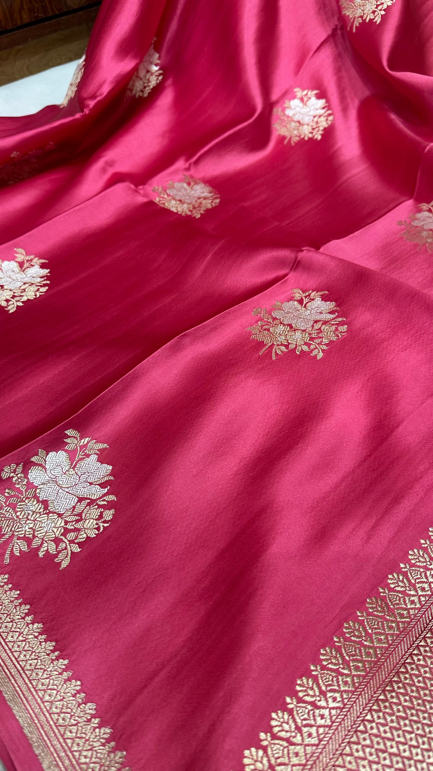 Handloom Pure Mashru Silk Kaduwa Buta Saree