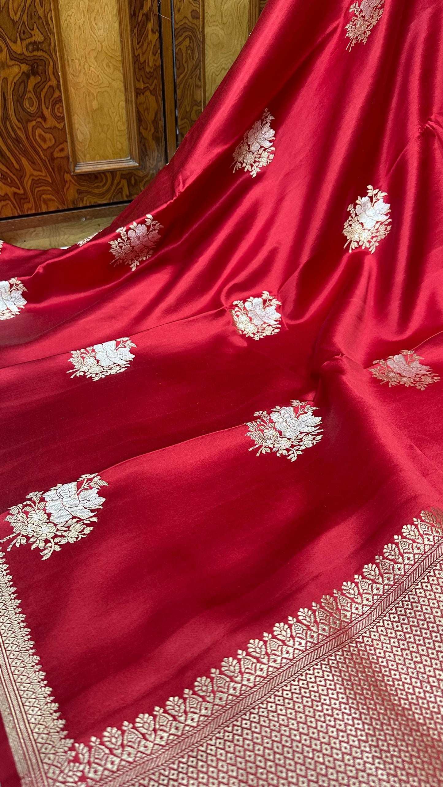 Handloom Pure Mashru Silk Kaduwa Buta Saree