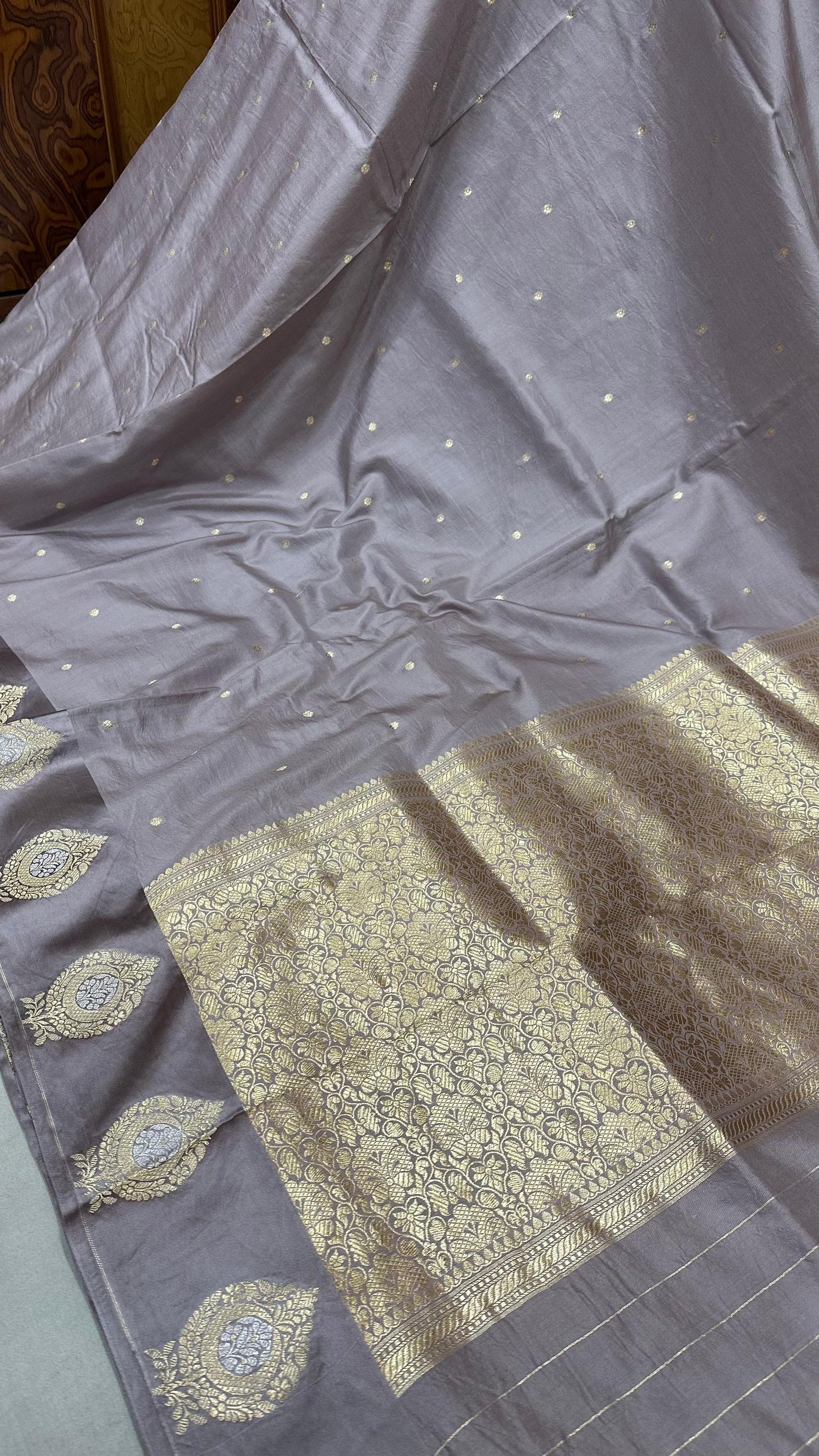 Handloom Pure Raw mango silk Satin border with minedar buta work Saree