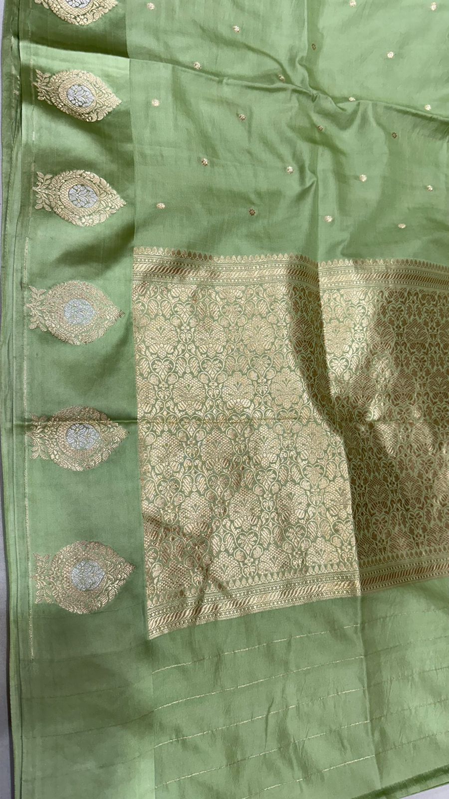 Handloom Pure Raw mango silk Satin border with minedar buta work Saree