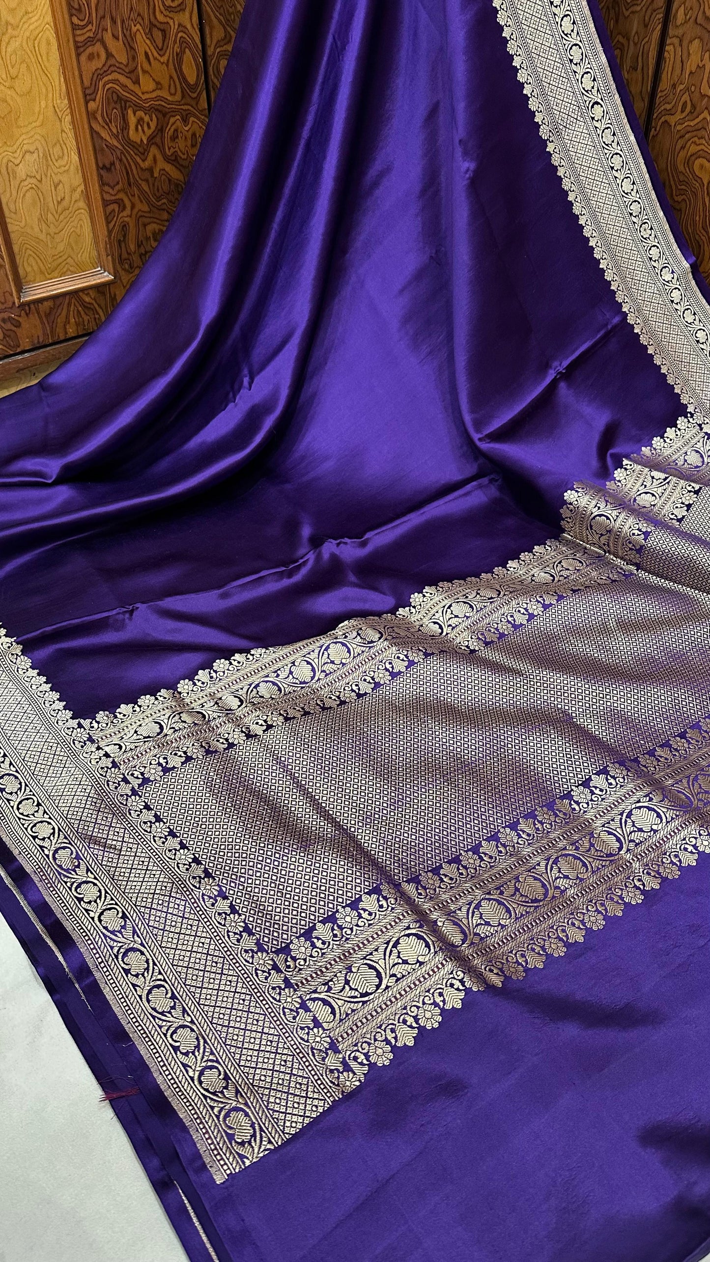 Handwoven Pure Mashru Silk plain Kaduwa Weaving border Saree