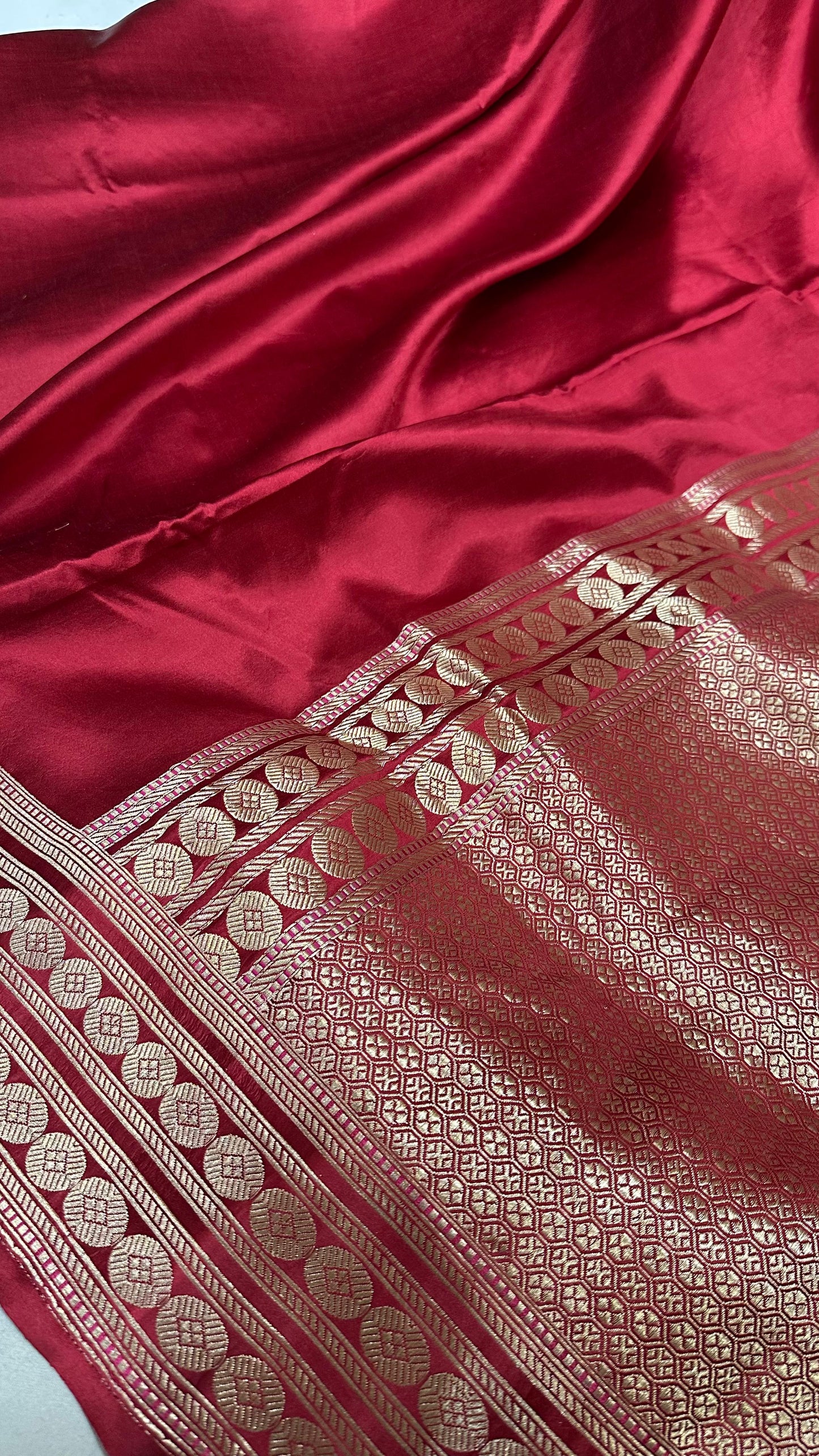 Handwoven Pure Mashru Silk plain Kaduwa Weaving border Saree