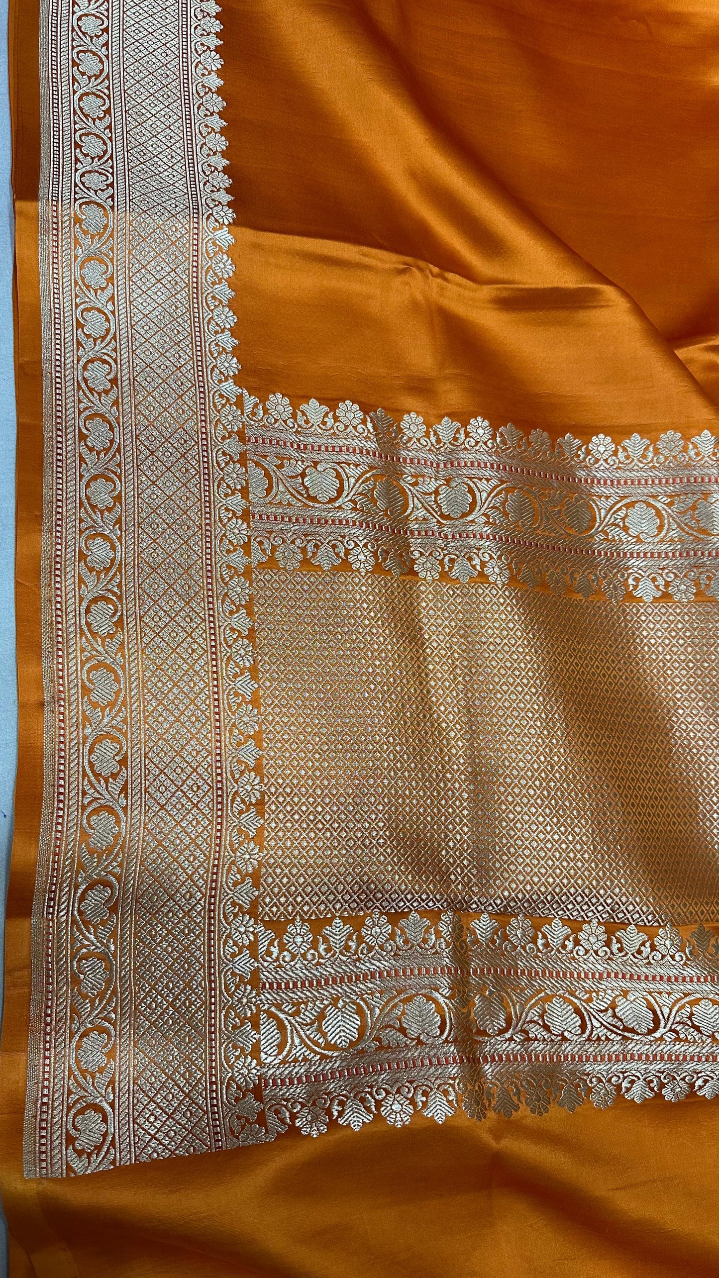 Handwoven Pure Mashru Silk plain Kaduwa Weaving border Saree