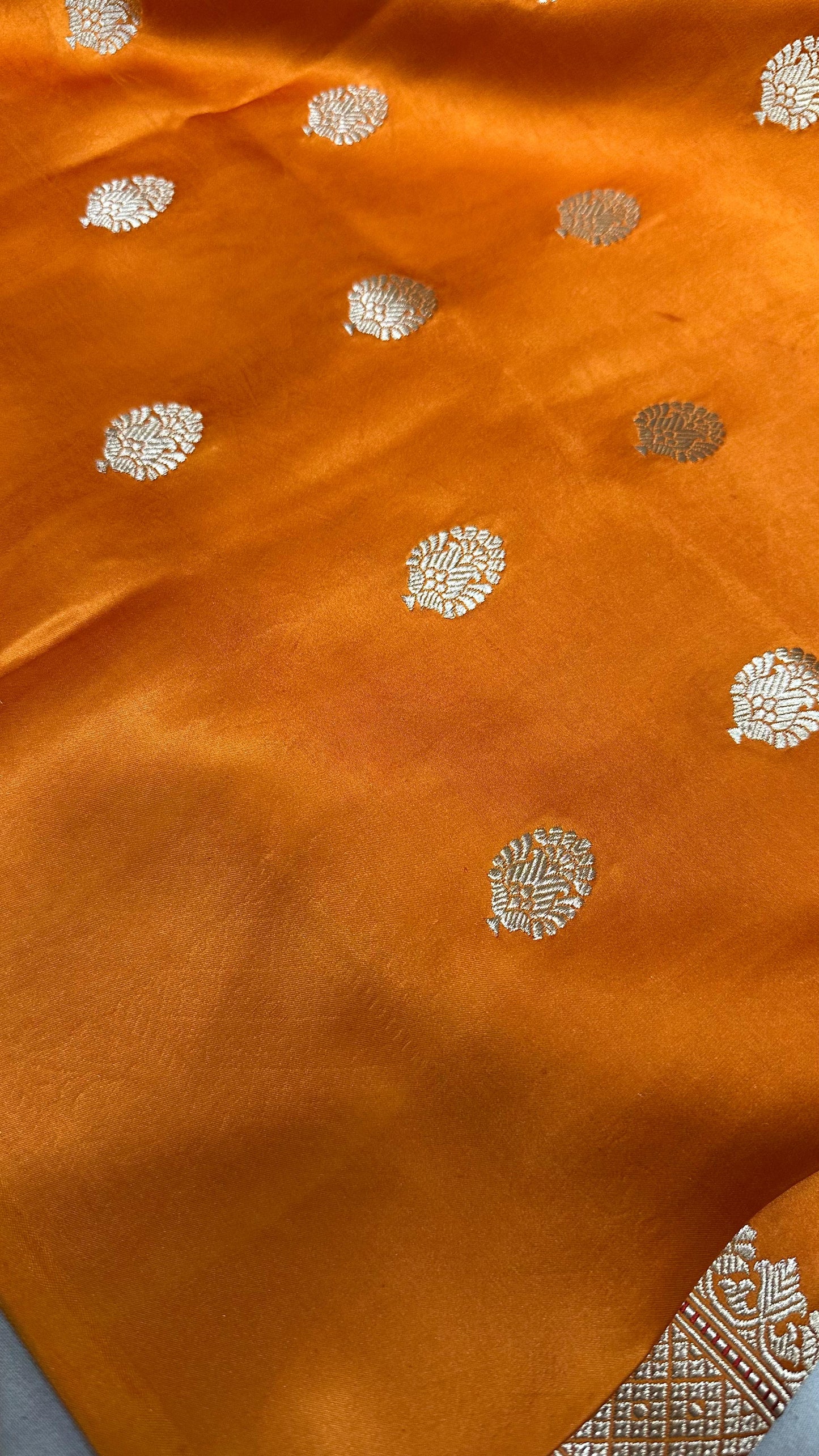 Handwoven Pure Mashru Silk plain Kaduwa Weaving border Saree