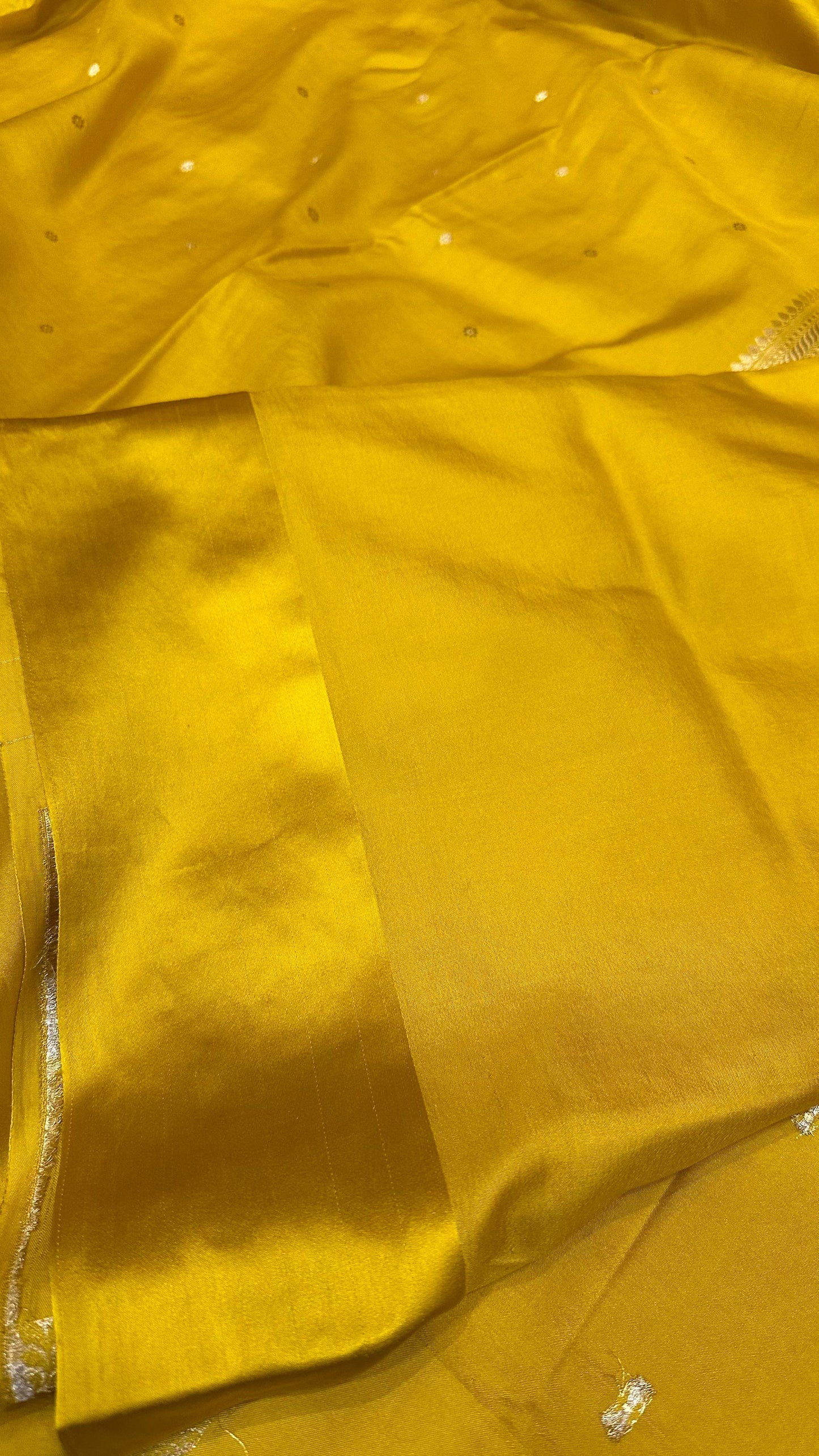 Handloom Pure Raw mango silk Satin border with minedar buta work Saree