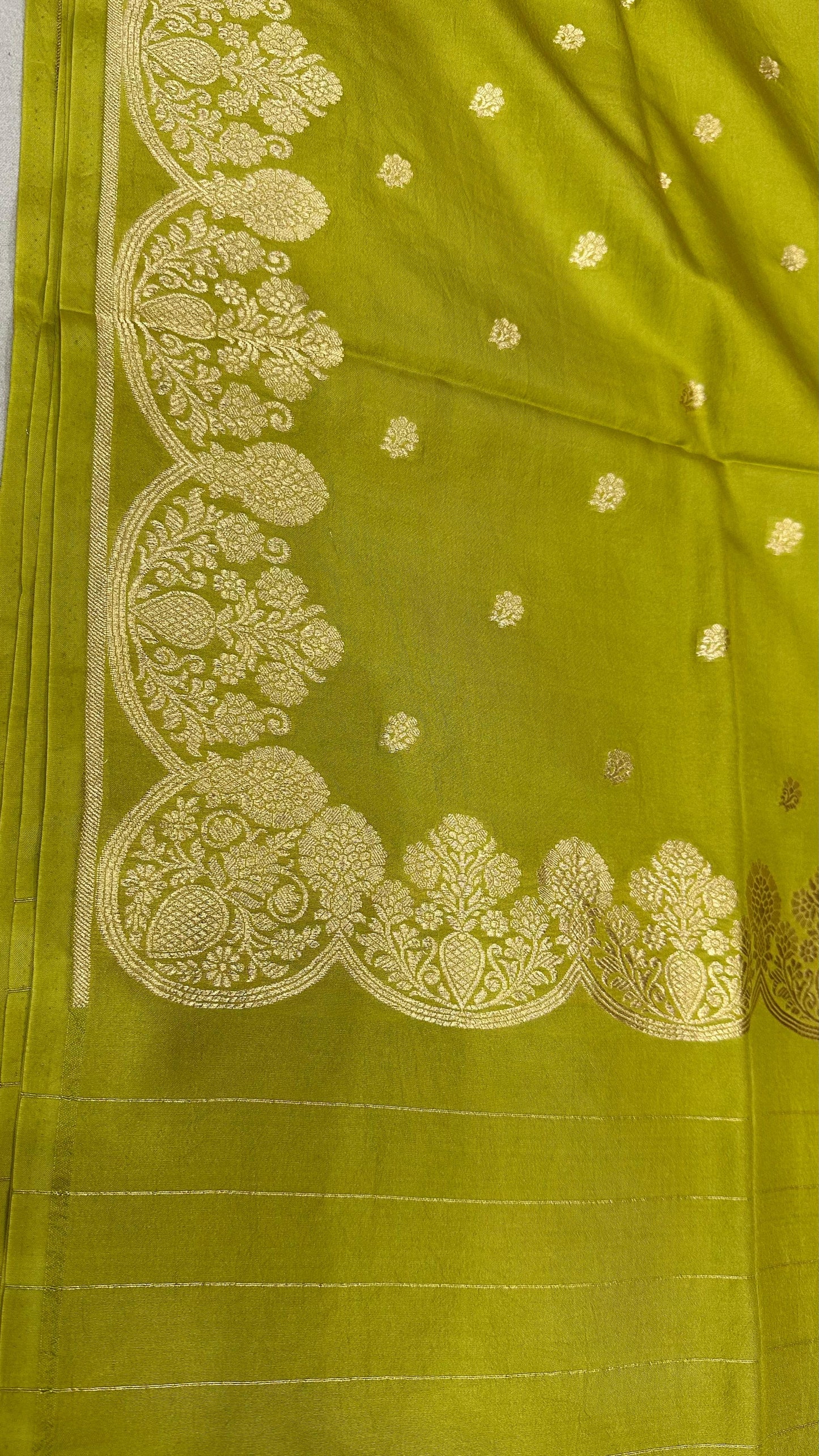 Handloom Pure Raw mango silk Scalloped border Saree