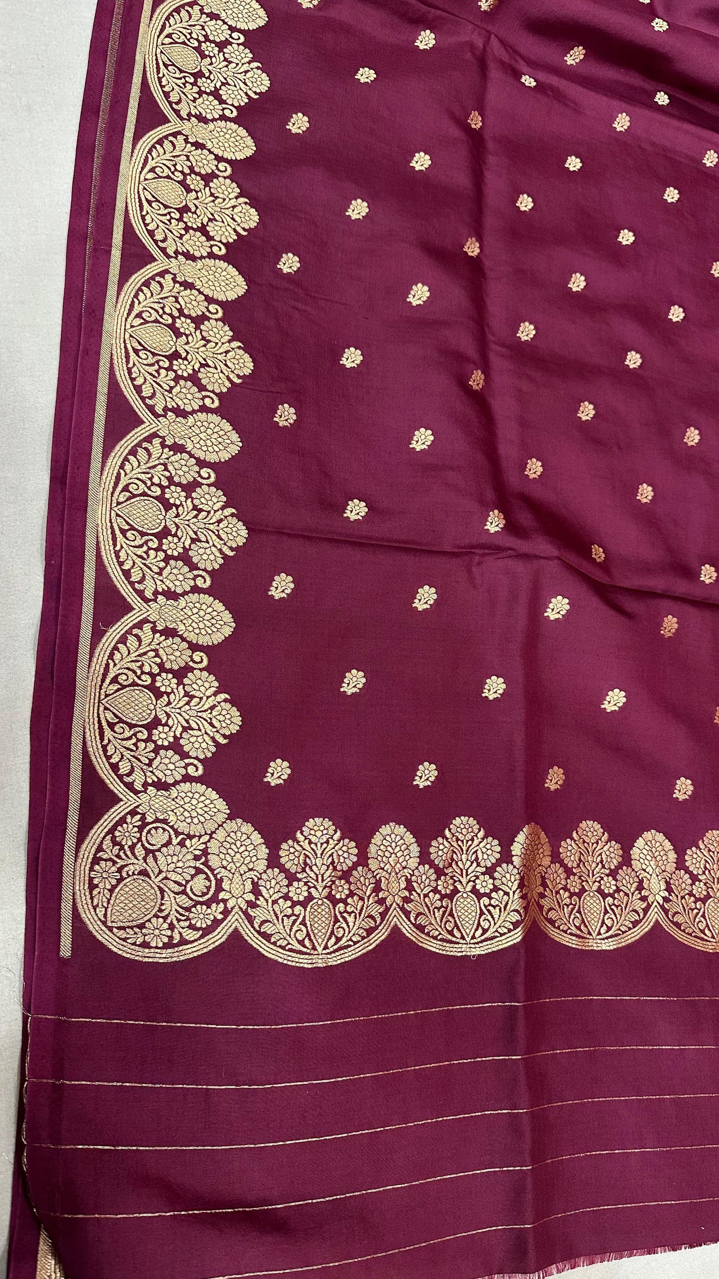 Handloom Pure Raw mango silk Scalloped border Saree