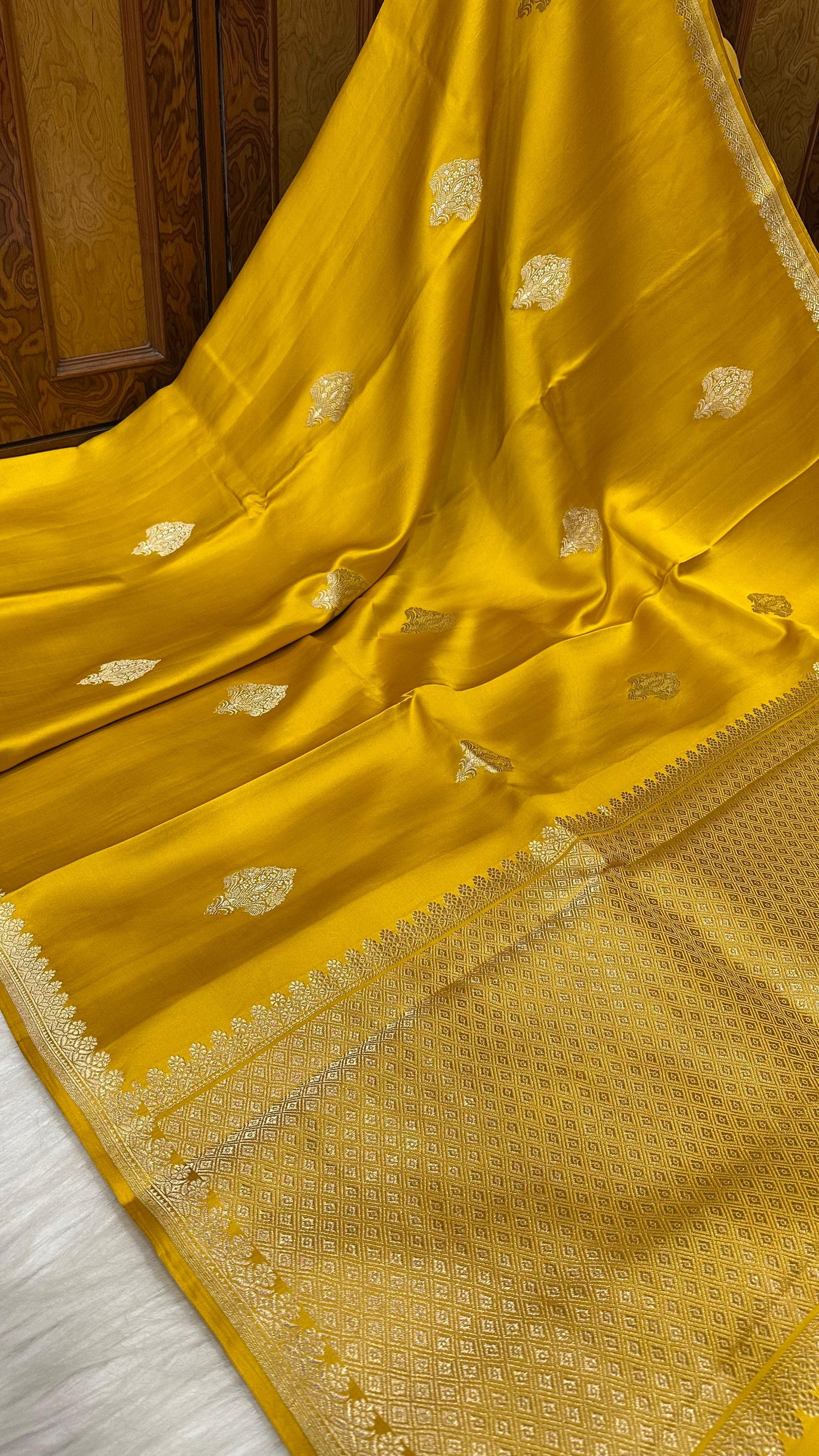 Yellow pure silk handloom banarasi mashru saree