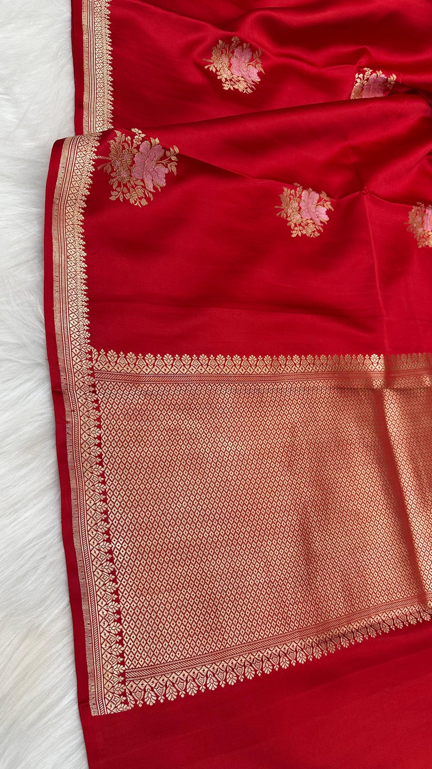 Red Mashru Silk Zari Border Boota Banarasi Saree