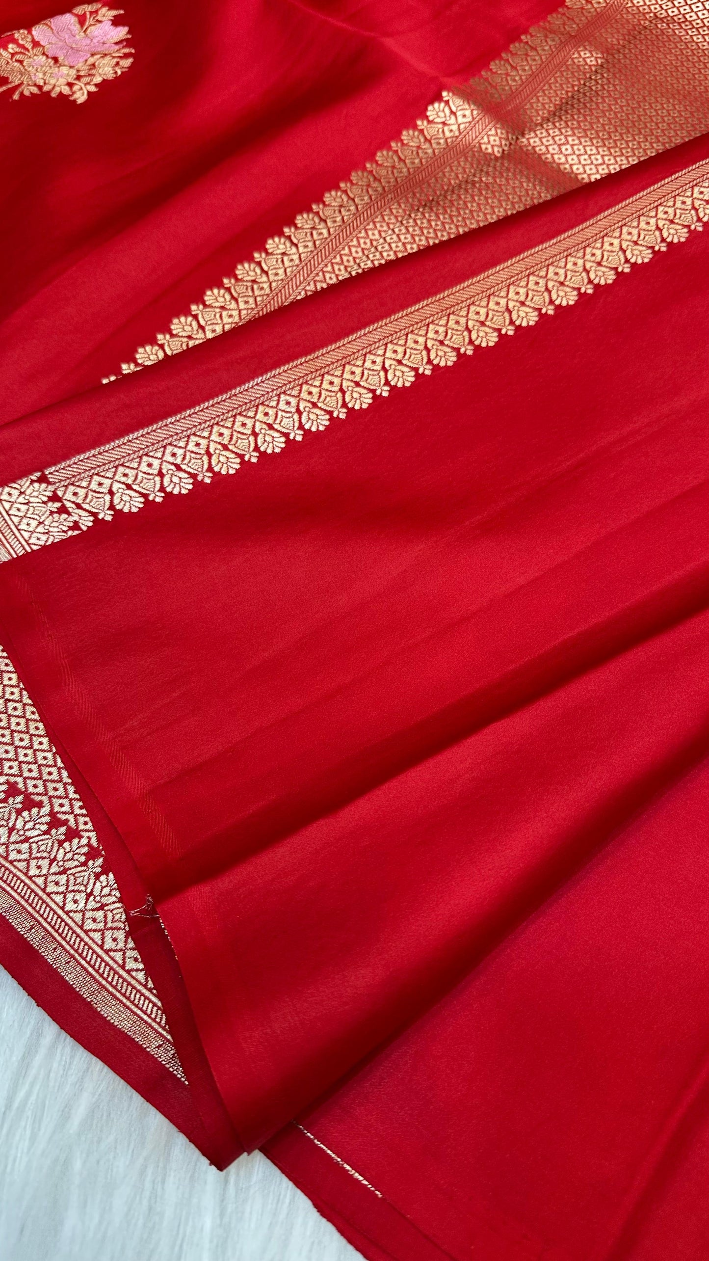 Red Mashru Silk Zari Border Boota Banarasi Saree