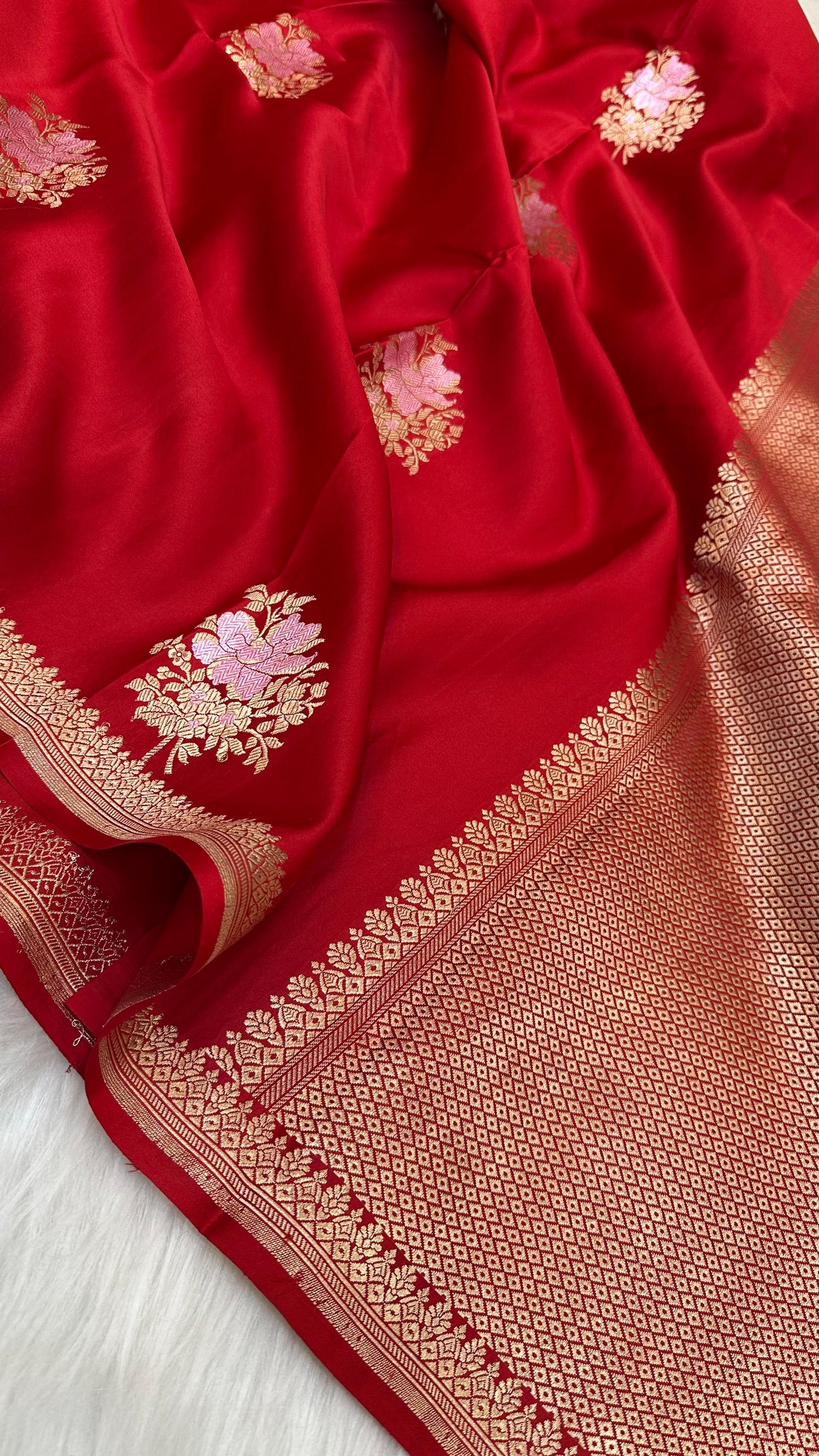 Red Mashru Silk Zari Border Boota Banarasi Saree