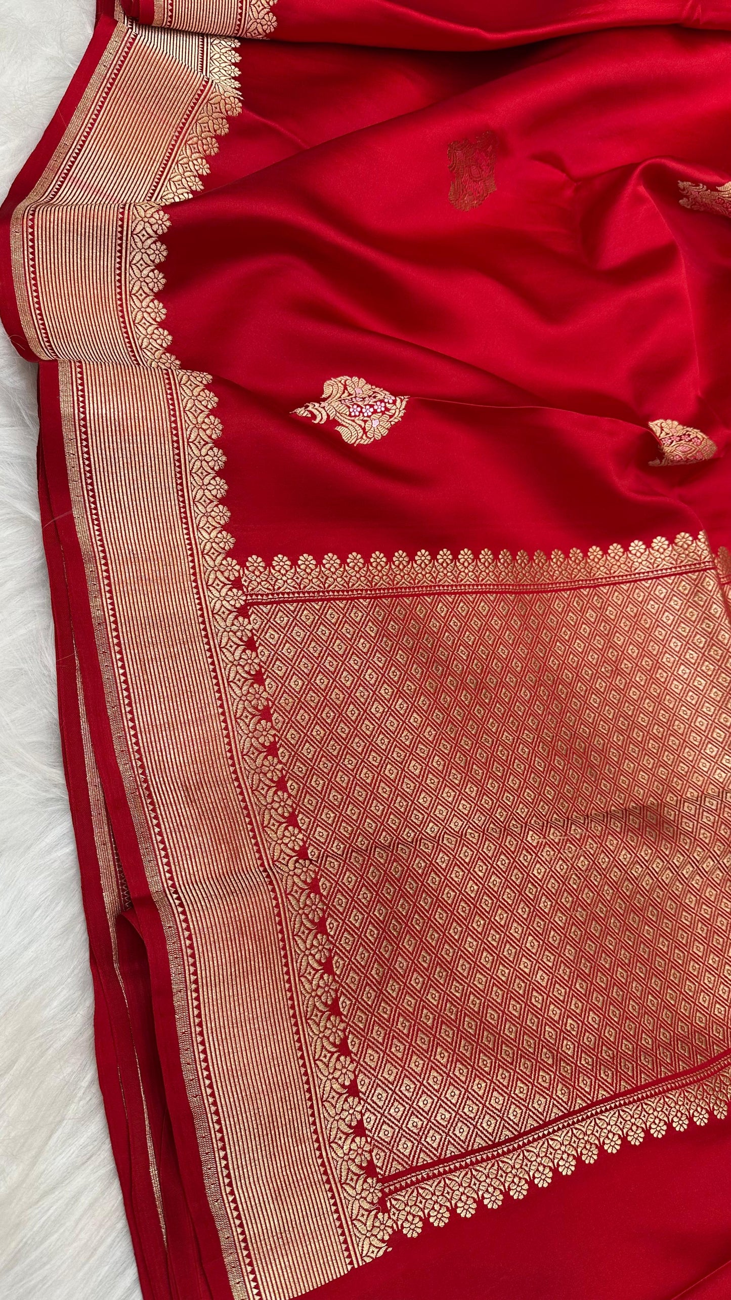 Red Mashru Silk Zari Border Boota Banarasi Saree