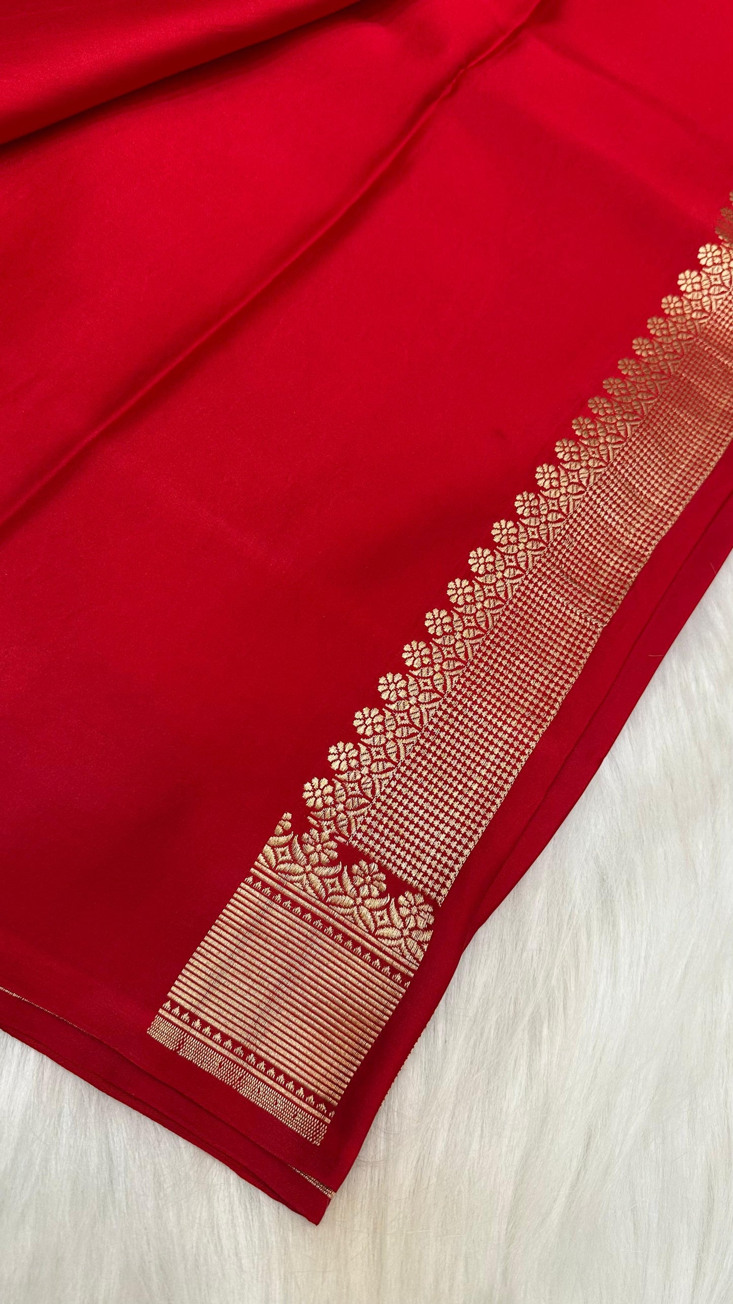 Red Mashru Silk Zari Border Boota Banarasi Saree