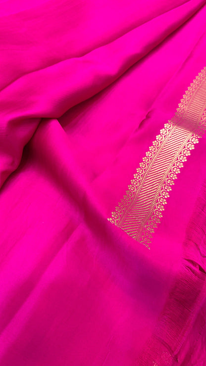 Magenta Mashru Silk Skirt Border Zari Aanchal Banarasi Booti Saree
