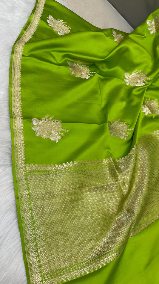 Pist Green Mashru Silk Skirt Border Zari Aanchal Banarasi Boota Saree