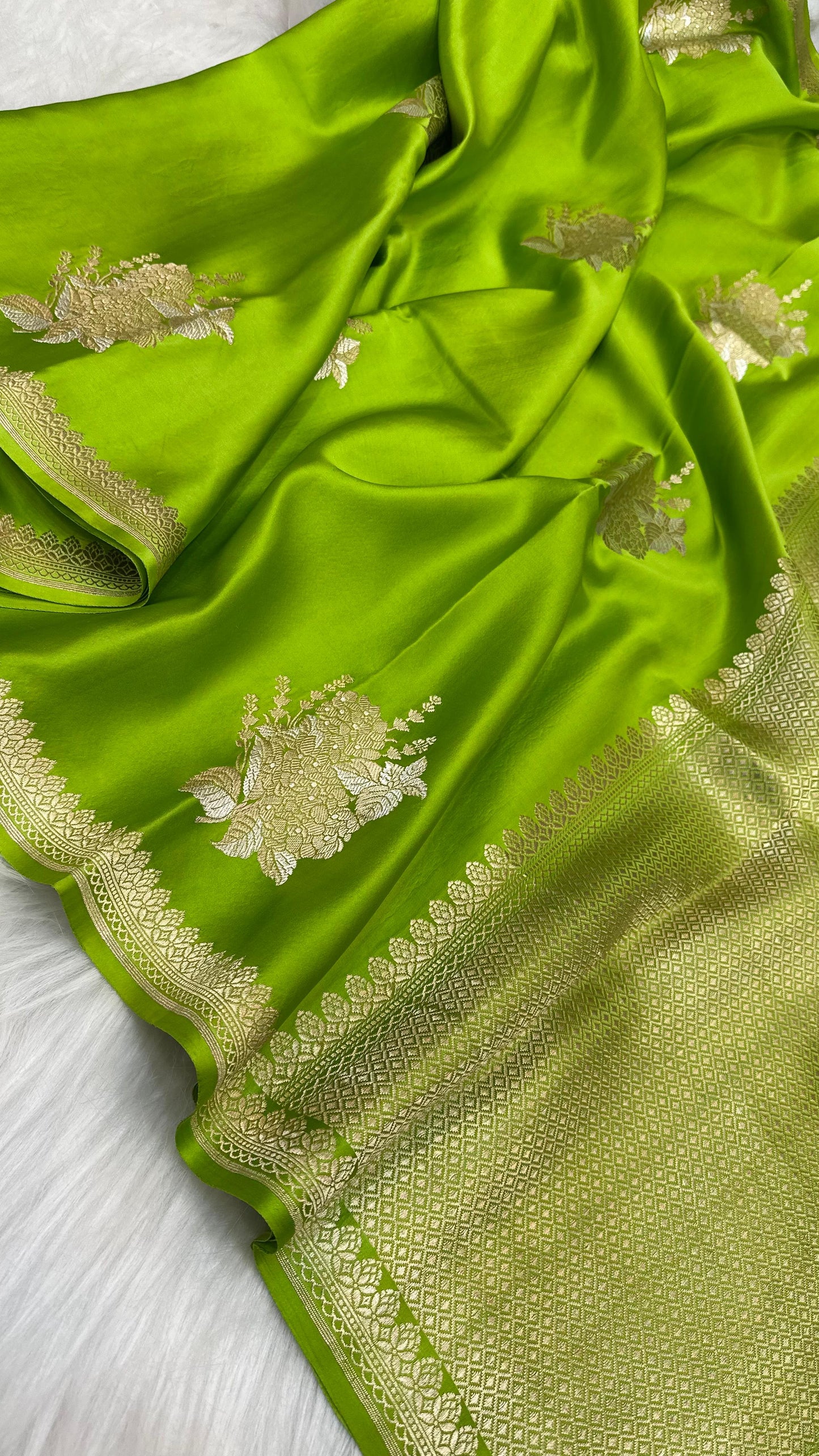 Pist Green Mashru Silk Skirt Border Zari Aanchal Banarasi Boota Saree