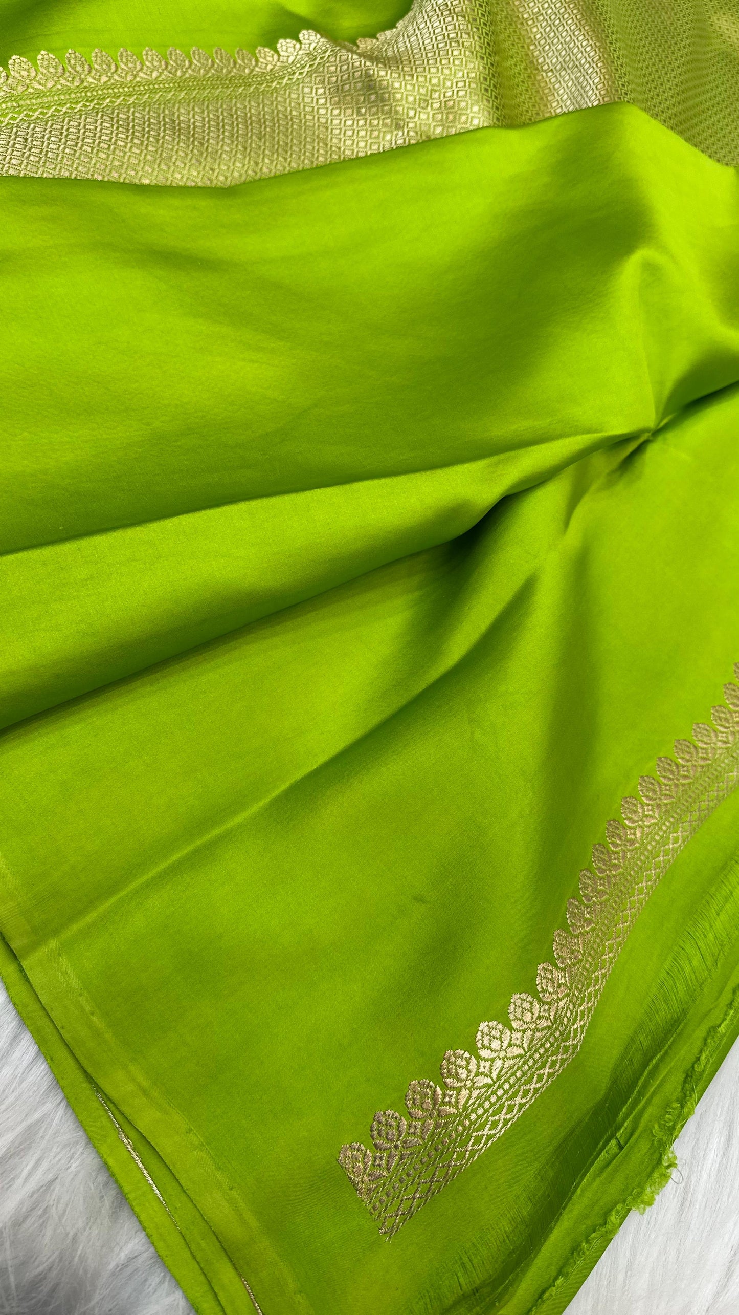 Pist Green Mashru Silk Skirt Border Zari Aanchal Banarasi Boota Saree