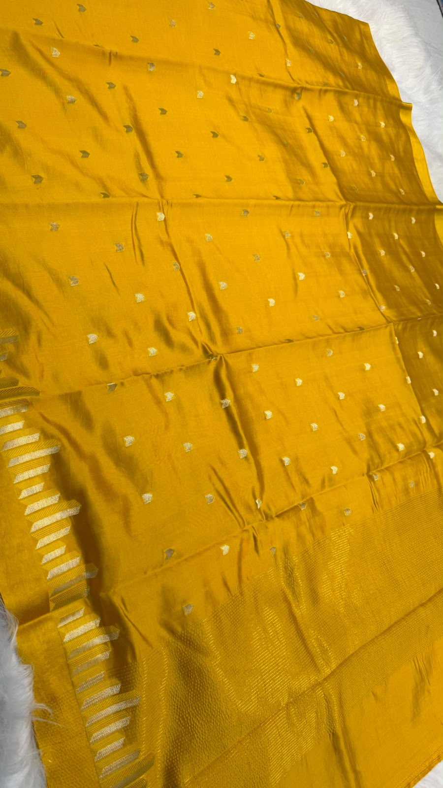 Pure Banarasi Soft Mango Silk Mashru Border Saree