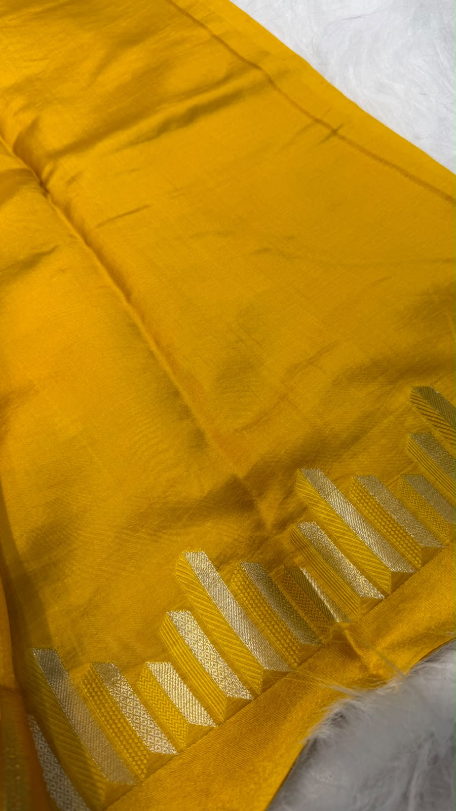 Pure Banarasi Soft Mango Silk Mashru Border Saree