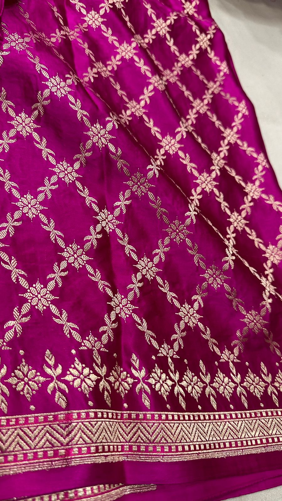 Handwoven Pure Mashru Silk plain Kaduwa Weaving border Saree