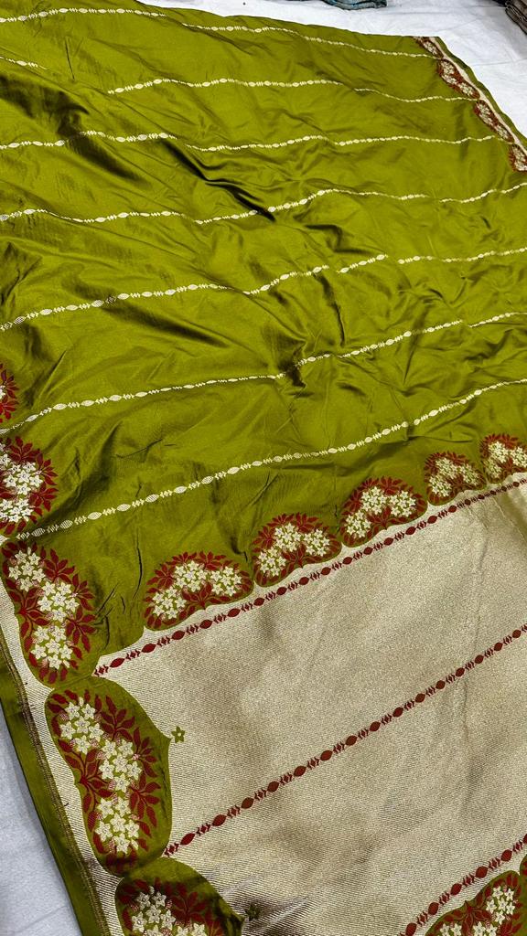 Handloom Pure Banarasi saree Katan Silk meenedar work...Green shade of sensation